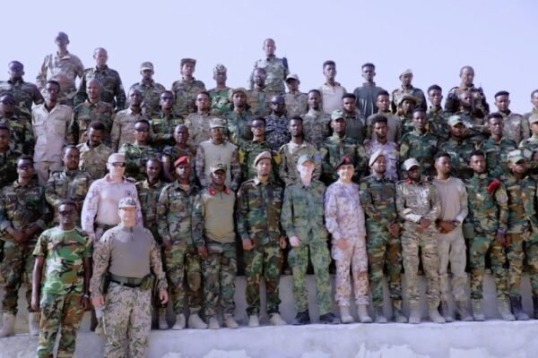 Taliyaha Ciidanka Dhulka militariga Soomaaliya oo la kulmay Wafdi ka socday Midowga Yurub