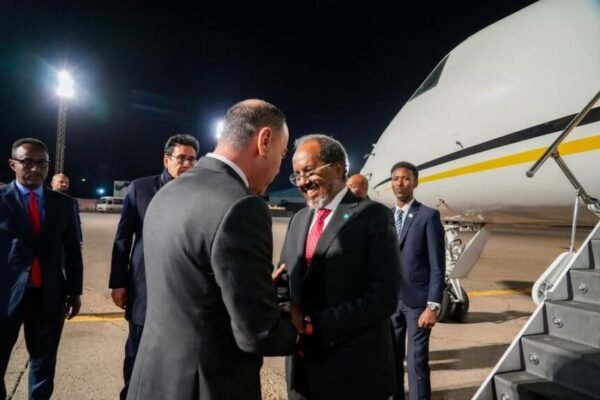Madaxweyne Xasan Sheekh oo si Diirran Loogu Soo Dhaweeyey Magaalada Tripoli ee Dalka Liibiya