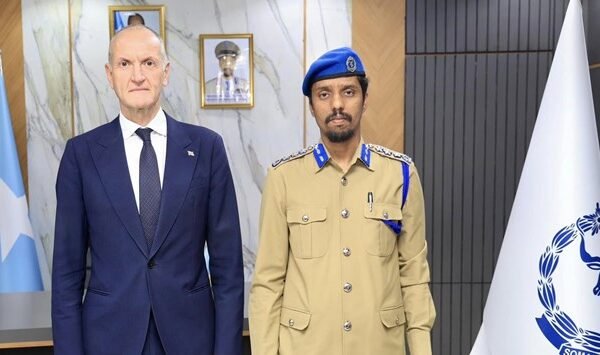 Taliyaha Booliska Soomaaliya oo Safiirka UK kala hadlay dagaalka argagixisada