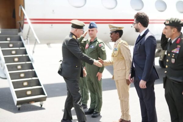 Taliyaha Ciidanka Turkiga oo soo gaaray Muqdisho