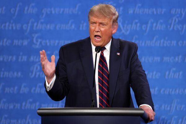 Trump oo shaaciyay in ay beegsan doonaan oo Leyn doonaan Kooxda Daacish ee ku sugan Soomaaliya