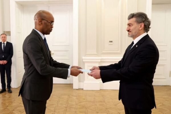 Madaxweynaha Georgia oo warqadaha Aqoonsiga ka guddoomay Danjiraha Soomaaliya u fadhiya Ankara