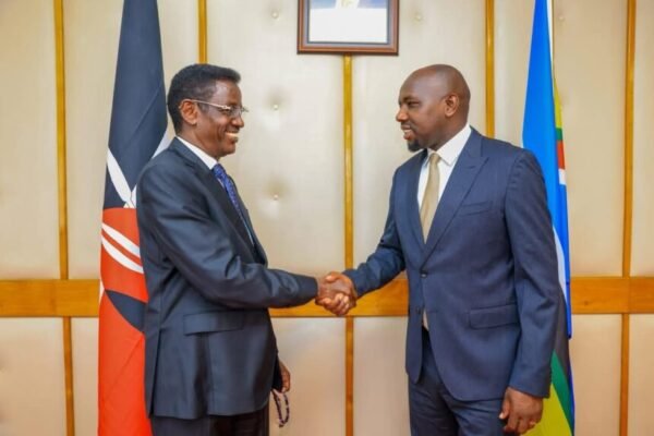 Wasiirka Amniga Gudaha oo Nairobi kulan muhiim ah kula qaatay wasiirka Arrimaha Gudaha dalka Kenya