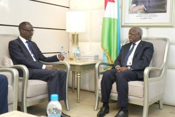 Wasiirka Ganacsiga Soomaaliya oo Kulan La Qaatay Ra’iisul Wasaaraha Jabuuti si Loo Xoojiyo Iskaashiga Ganacsi
