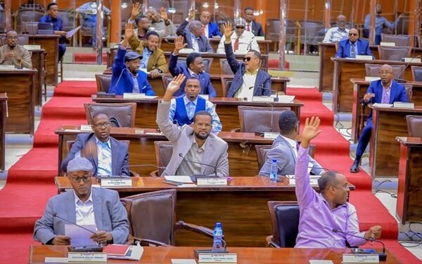 Golaha Wakiillada Somaliland oo go’aanno kasoo saaray socdaalka Ra’iisul Wasaare Xamse ee Laascaanood