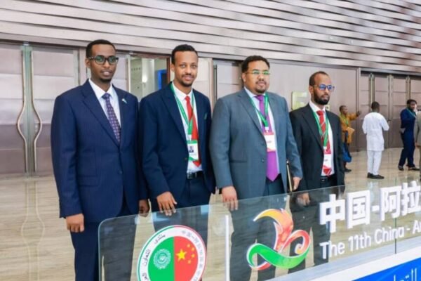 Wafdi ka socda wasaaradda ganacsiga oo shir uga qaybgalaya Shiinaha