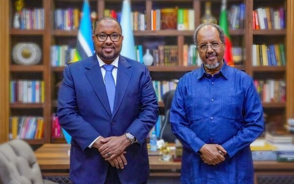 Madaxweyne Xasan Sheekh oo maanta qaabilay hoggaamiyaha maamulka SSC Khaatumo