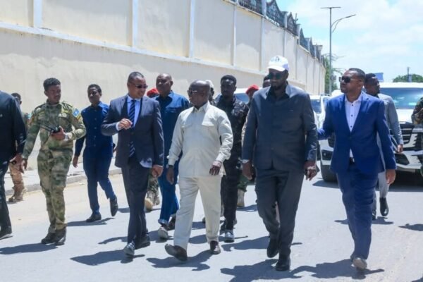 Soomaaliya: Raysal Wasaare ku Xigeenka Labaad oo Dhismaha Wado Cusub Dhagax Dhigay