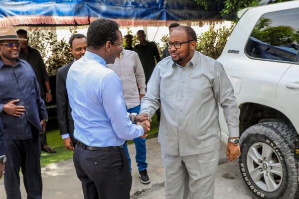 Hoggaamiyaha SSC-Khaatumo oo booqasho ugu tagay Madaxweynaha Galmudug