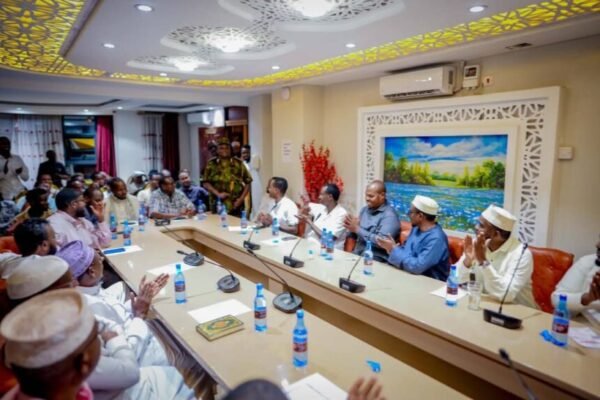 Danjire Jabriil Ibraahim Abdulle oo safar shaqo ku tegay magaalada Kisumu