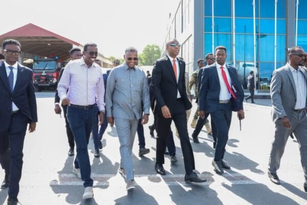 Ra’iisul Wasaare Xamsa oo u ambabaxay Jamhuuriyadda aan walaalaha nahay ee Jabuuti