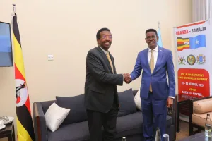 Soomaaliya iyo Uganda oo iska Kaashanaya Amniga